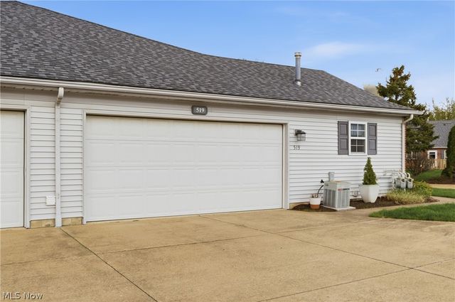 519 Heather Woods Drive, Elyria, OH 44035