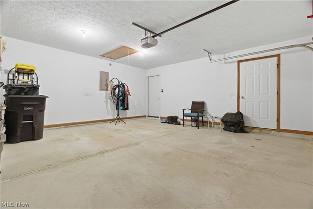 519 Heather Woods Drive, Elyria, OH 44035