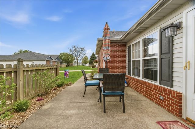 519 Heather Woods Drive, Elyria, OH 44035