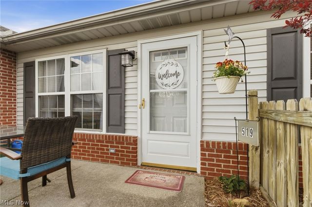 519 Heather Woods Drive, Elyria, OH 44035