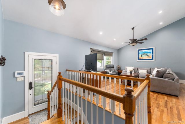 21 Laurita Gate, Port Jefferson, NY 11777