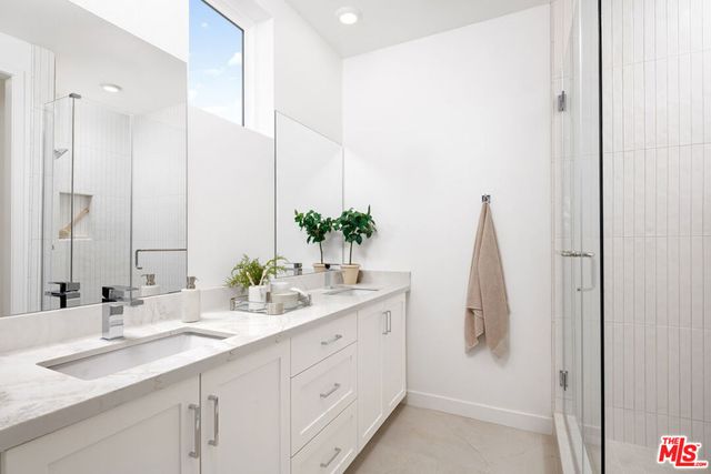 1666 Coral Sea Lane, Los Angeles, CA 90732