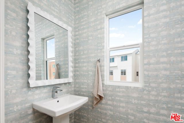 1666 Coral Sea Lane, Los Angeles, CA 90732