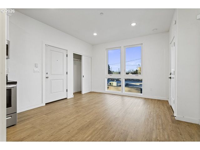 7360 N ATLANTIC Ave 4, Portland, OR 97217