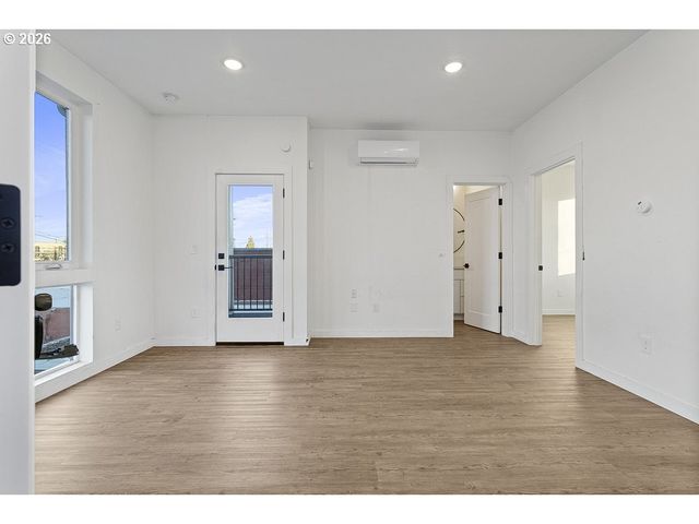 7360 N ATLANTIC Ave 4, Portland, OR 97217