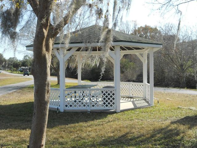 91 N BOBWHITE RD, Wildwood, FL 34785