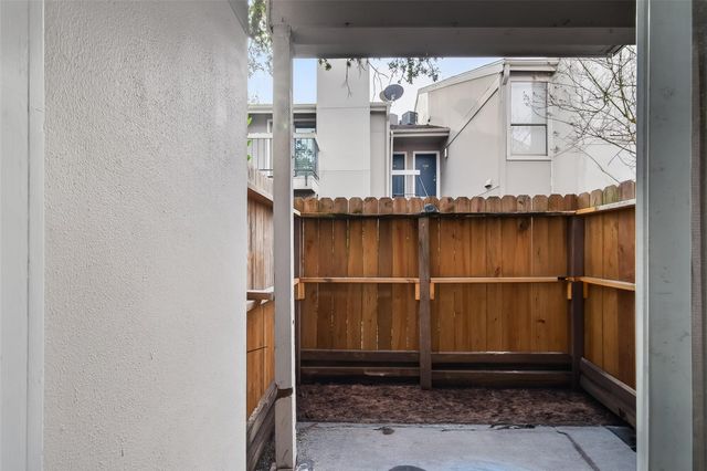 7950 N Stadium Drive 135, Houston, TX 77030