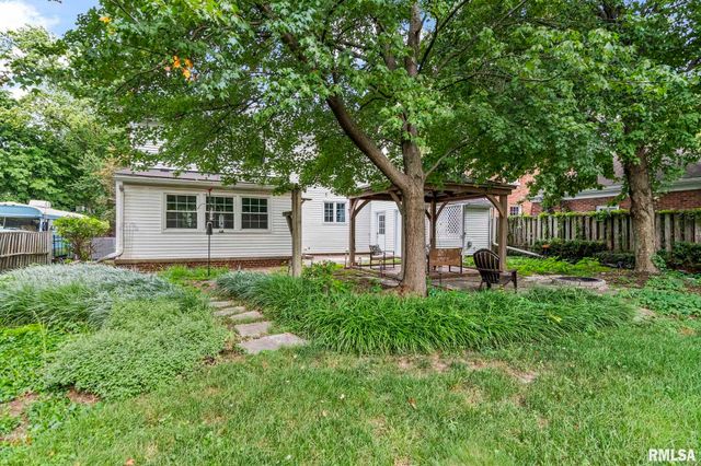 1417 S DOUGLAS Avenue, Springfield, IL 62704