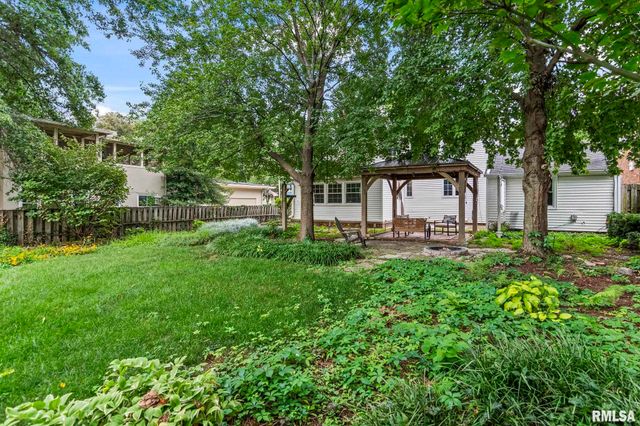 1417 S DOUGLAS Avenue, Springfield, IL 62704