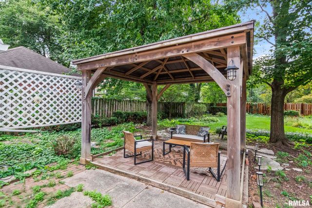 1417 S DOUGLAS Avenue, Springfield, IL 62704