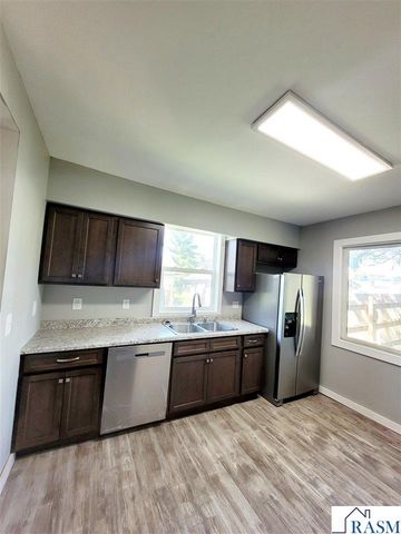 322 E Vine Street, Mankato, MN 56001