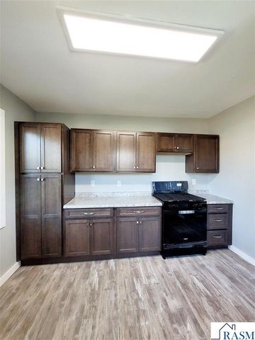 322 E Vine Street, Mankato, MN 56001