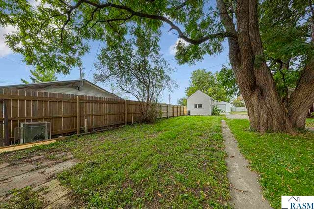 322 E Vine Street, Mankato, MN 56001