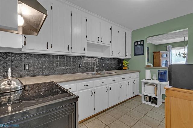 6727 Harvest CIR, Gloucester, VA 23061