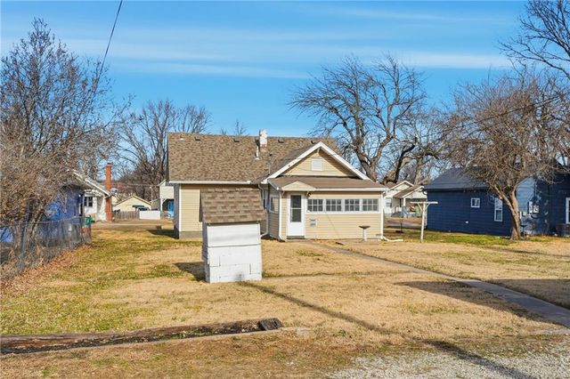 421 Parker Avenue, Osawatomie, KS 66064