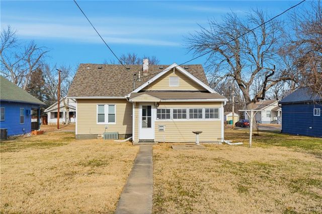421 Parker Avenue, Osawatomie, KS 66064