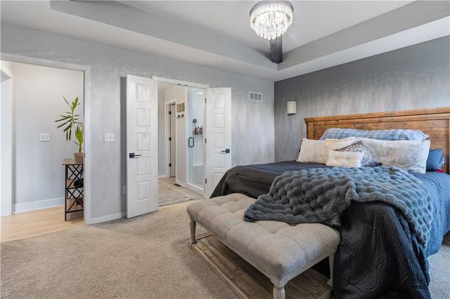 12213 N Virginia Avenue, Kansas City, MO 64165