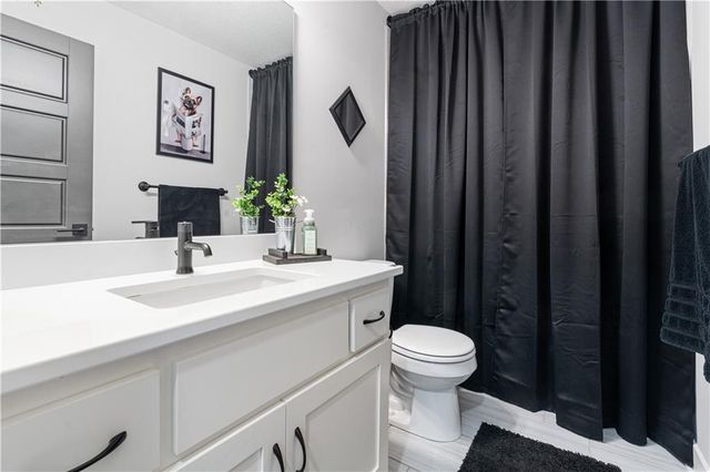 12213 N Virginia Avenue, Kansas City, MO 64165