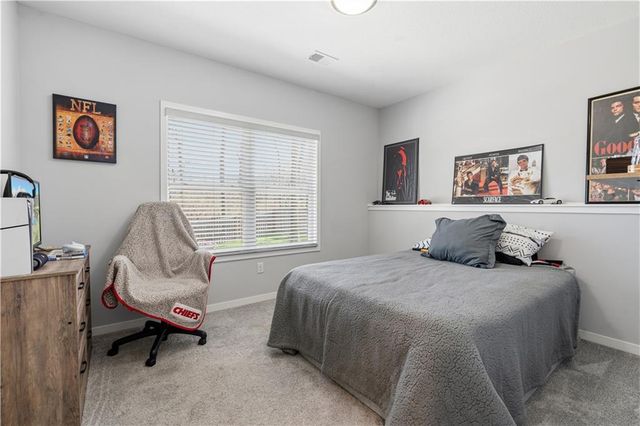 12213 N Virginia Avenue, Kansas City, MO 64165