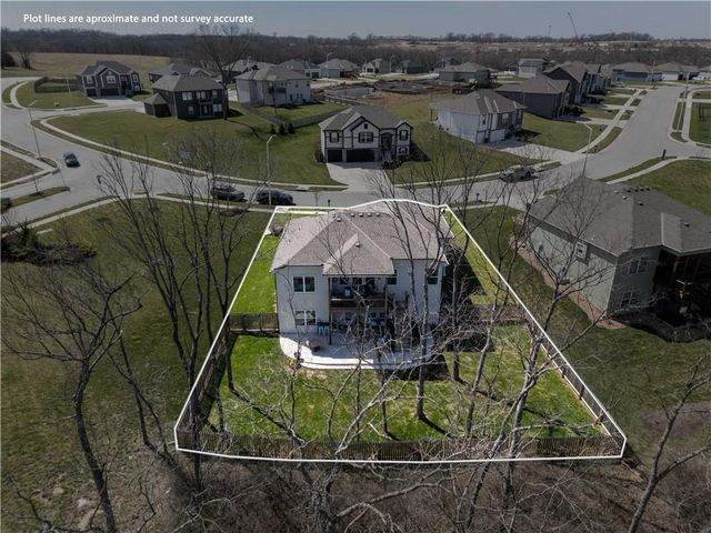 12213 N Virginia Avenue, Kansas City, MO 64165