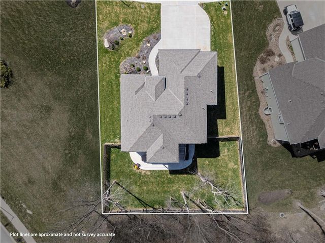 12213 N Virginia Avenue, Kansas City, MO 64165