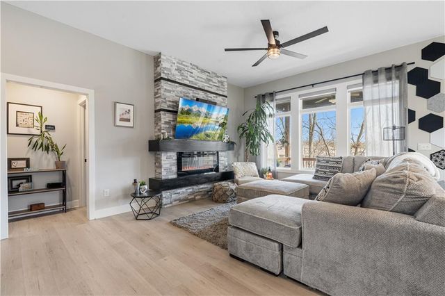 12213 N Virginia Avenue, Kansas City, MO 64165