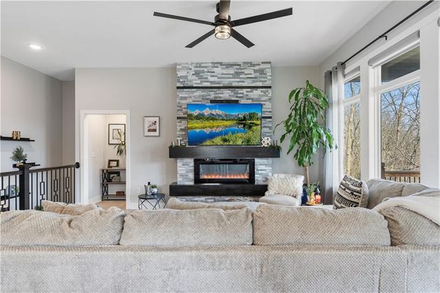 12213 N Virginia Avenue, Kansas City, MO 64165