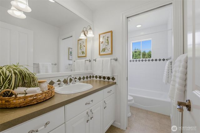 1352 14th Avenue, Fox Island, WA 98333