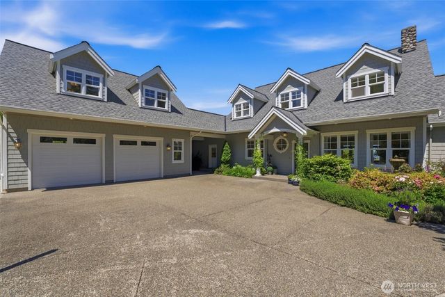 1352 14th Avenue, Fox Island, WA 98333