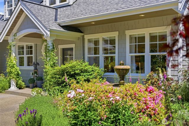 1352 14th Avenue, Fox Island, WA 98333