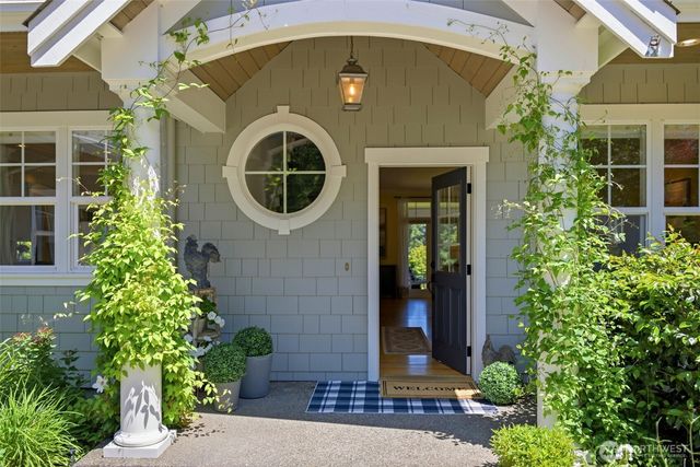 1352 14th Avenue, Fox Island, WA 98333