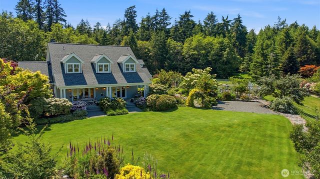 1352 14th Avenue, Fox Island, WA 98333