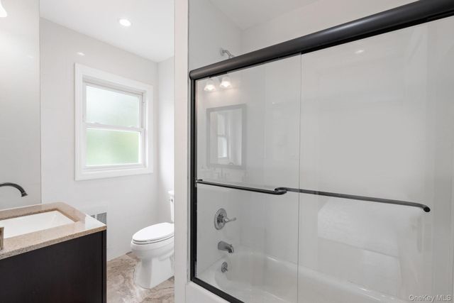 209 Van Cortlandt Park Avenue, Yonkers, NY 10705