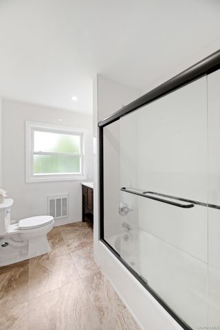 209 Van Cortlandt Park Avenue, Yonkers, NY 10705