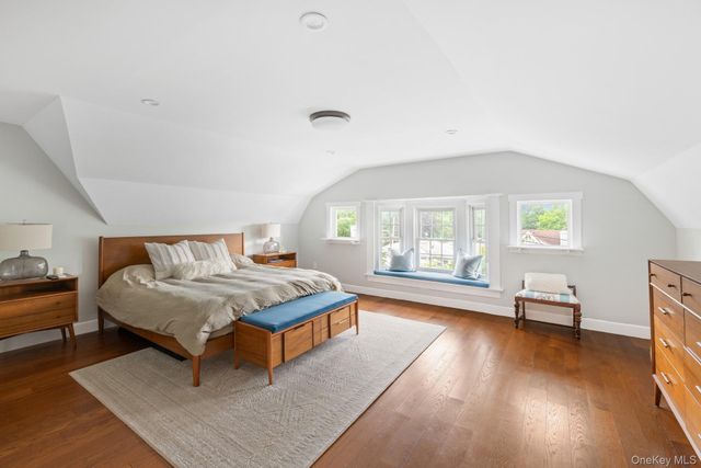 209 Van Cortlandt Park Avenue, Yonkers, NY 10705