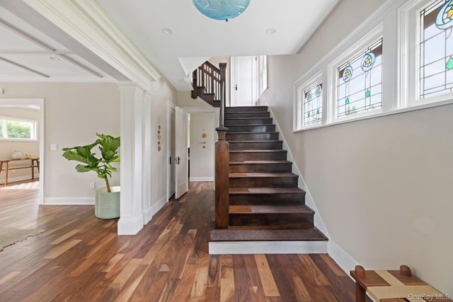 209 Van Cortlandt Park Avenue, Yonkers, NY 10705