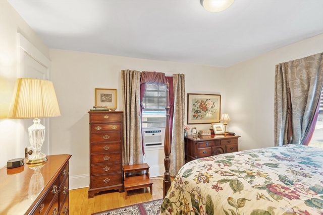 51 Gooch St, Melrose, MA 02176