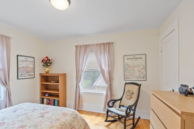 51 Gooch St, Melrose, MA 02176