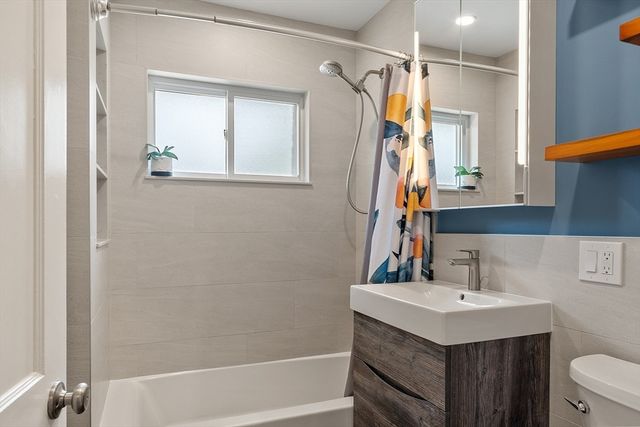 51 Gooch St, Melrose, MA 02176