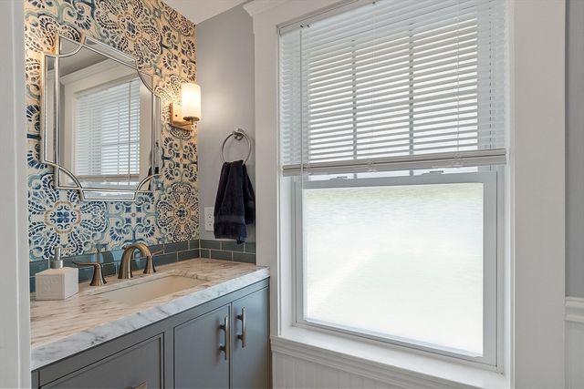 51 Gooch St, Melrose, MA 02176