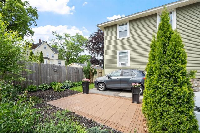 51 Gooch St, Melrose, MA 02176