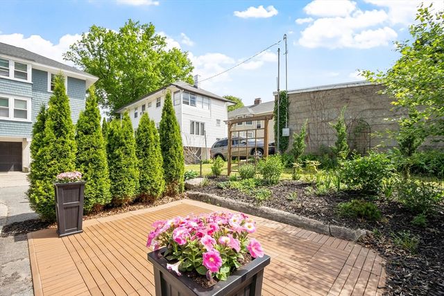 51 Gooch St, Melrose, MA 02176