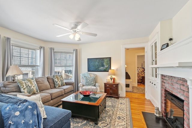 51 Gooch St, Melrose, MA 02176