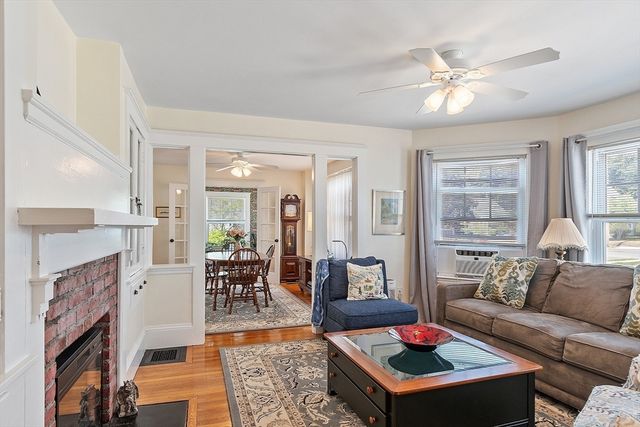 51 Gooch St, Melrose, MA 02176