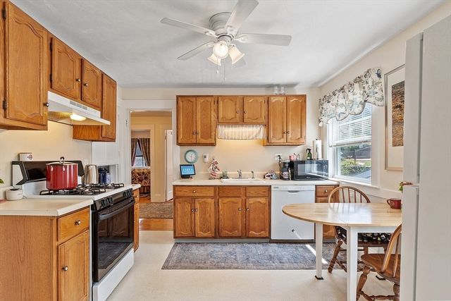 51 Gooch St, Melrose, MA 02176