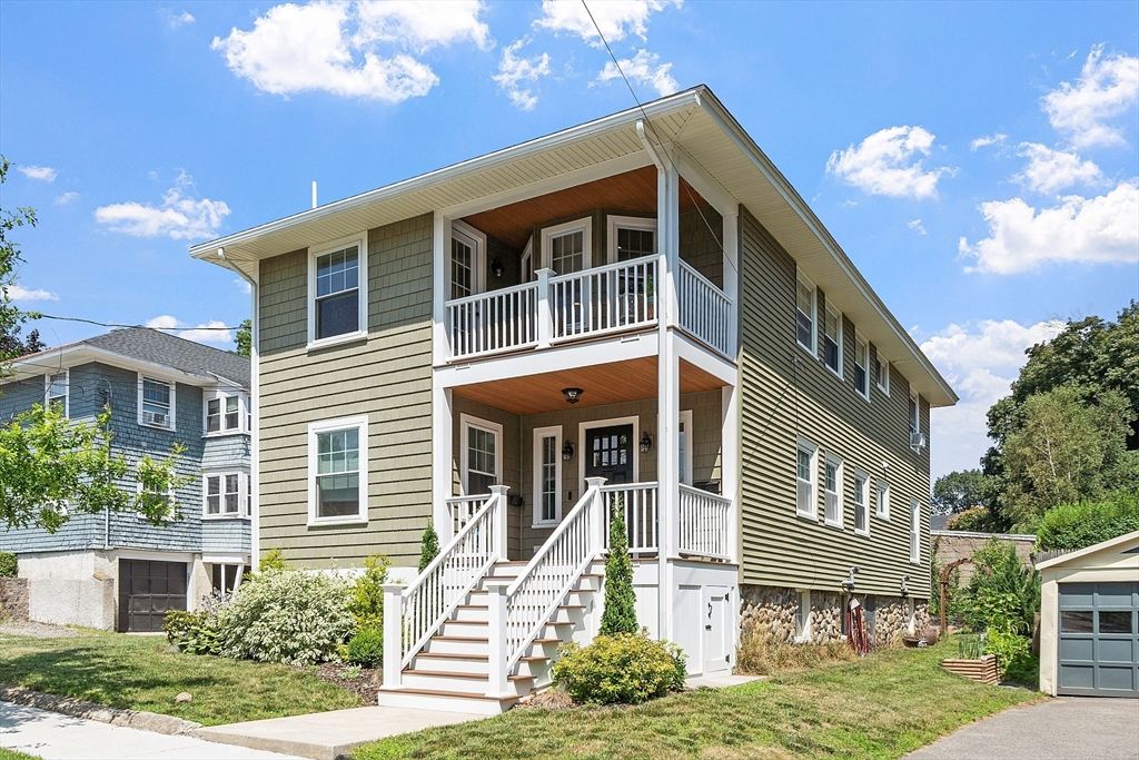 51 Gooch St, Melrose, MA 02176