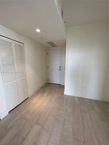 2000 Metropica Way 2003, Sunrise, FL 33323