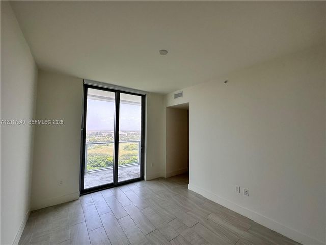 2000 Metropica Way 2003, Sunrise, FL 33323