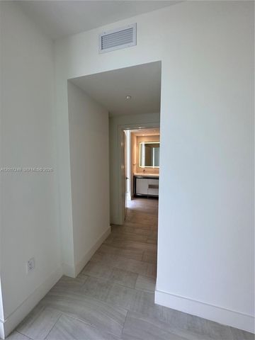 2000 Metropica Way 2003, Sunrise, FL 33323