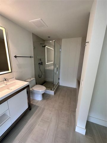 2000 Metropica Way 2003, Sunrise, FL 33323